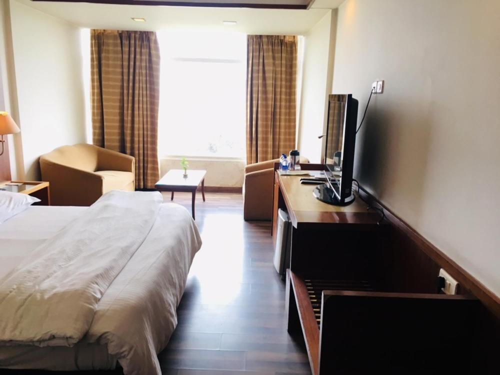 Hotel Jammu Ashok ภายนอก รูปภาพ