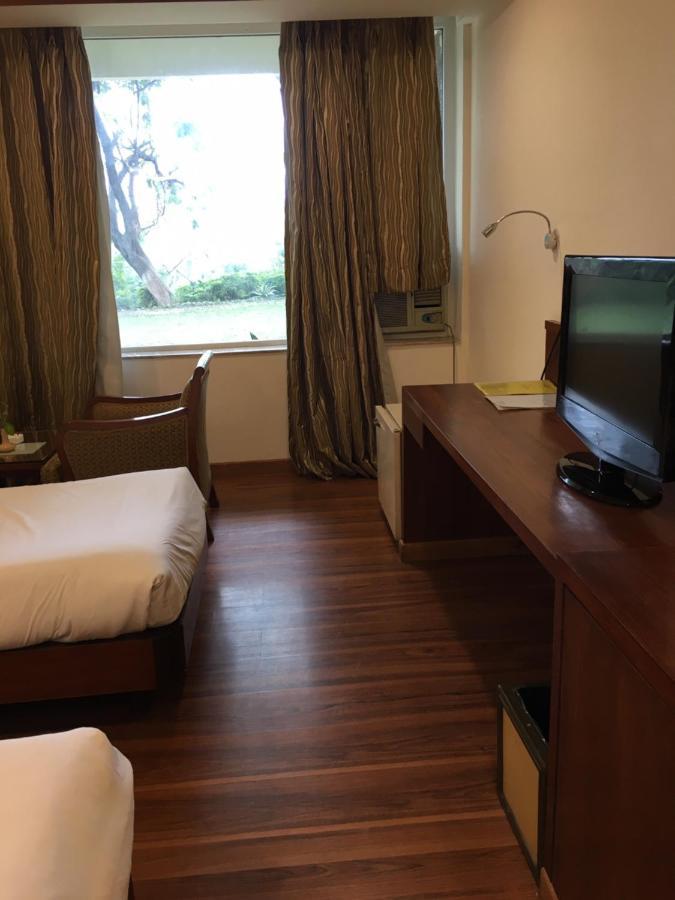 Hotel Jammu Ashok ภายนอก รูปภาพ