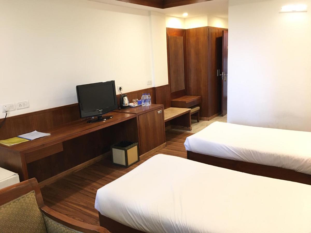 Hotel Jammu Ashok ภายนอก รูปภาพ